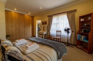 Garden Cottage near Cresta Mall & N1 Fast WiFi Free Parking Fairland - 4