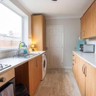 Central Sunderland - Sleeps 7 - House - Parking - 2