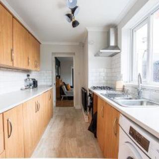 Central Sunderland - Sleeps 7 - House - Parking - 3