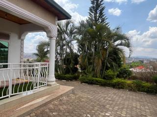 Laurazvillahomestay - 8