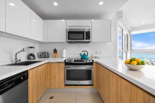 Coastal Elegance I Eagle Beach Ocean View I 4th Fl - 6