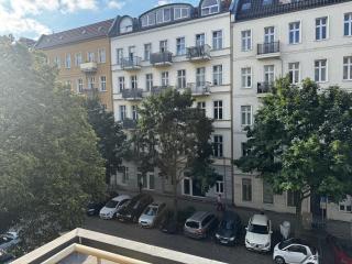 Stylish old apartment in Friedrichshain - 1