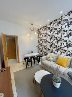 Apartamento céntrico con 3 habitaciones y 2 baños - 0