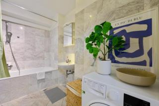 Your Secret Longstay at Josefstadt - 3BR Apartment with Parking - City Centre - 1
