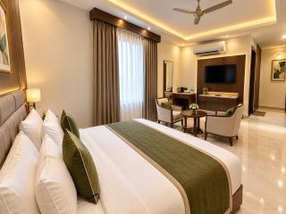 Jetway Grand Near Yashobhoomi and Delhi International Airport With- Free Airport Pickup - 4