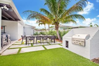 Pool Oasis - Near Dolphin Mall & MIA Games BBQ - 1