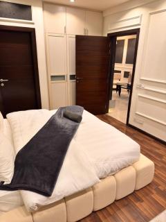 The Innovators 2BR Premium Stay in Elysium Tower - 6