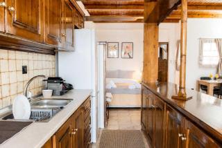 Stathohouse - Peaceful Balcony Retreat in Filiatra - 5