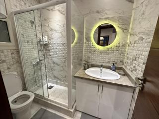 Top-rated 1BR with Private Garden in Compound - only families & single travelers - 6