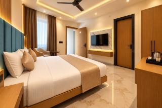 Hotel Polaris Opp Brilliant Convention Centre, Near Scheme no 113 - 1