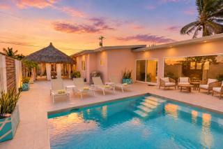 Palm Beach Villa, Pool, Playroom, Walk to Beach - Palm-Eagle Beach - 0