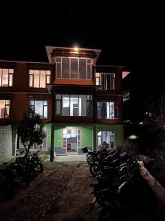 The grand lahaul - 0