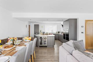 Greenacre - Close to beaches with Hydropool spa - 8