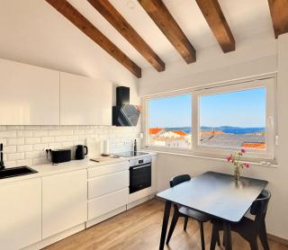 hvarforfriends Architect Loft with Sea View and Parking - 5
