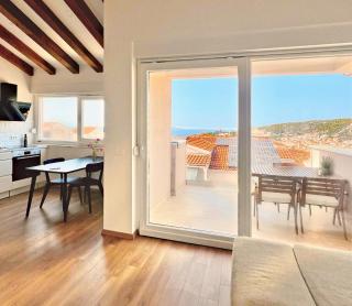 hvarforfriends Architect Loft with Sea View and Parking - 0