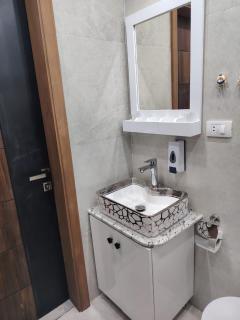 Ein Zimmer mit Dusche und großer Terrasse direkt am Meer - 8
