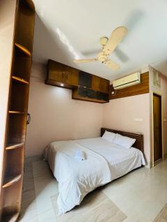 Urban Oasis 2- Sereno Stay full Apartment - 2