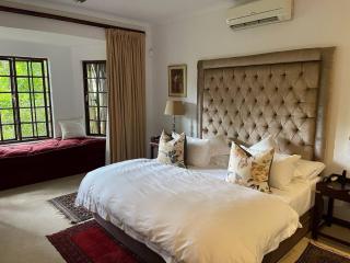 Secluded Chalet Retreat near Kruger Park, Luxury Meets Nature, Farm living - 4