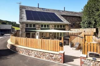 Woodpeckers - Stylish luxury property with hot tub - 7