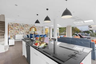 Homefield - Chic charm with unrivalled river views - 2