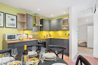 Bramblewood - Cosy chic, hot tub, close to beach - 6