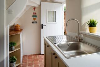 Pear Tree Cottage - Cosy one bedroom Cottage - 2