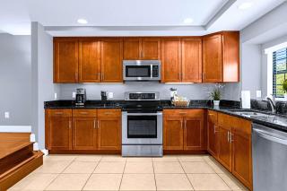 Sunny Summer Deals - Renovated TownHome by Disney - 4