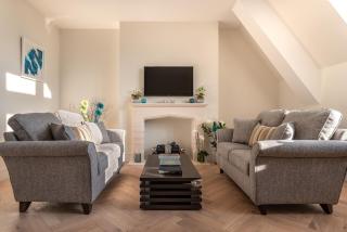 Cathedral View - An Exclusive Private Apartment on Cathedral Green, Exeter - 4