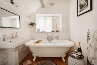 Weeke Brook - Quintessential thatched luxury Devon cottage - 5
