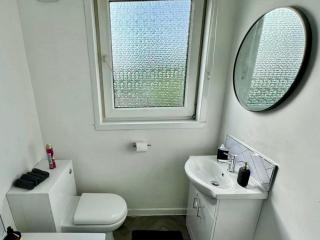 ClydeBank Brand new 3BDR Home, Glasgow - 4