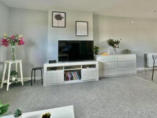 ClydeBank Brand new 3BDR Home, Glasgow - 8