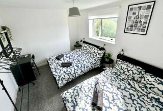 ClydeBank Brand new 3BDR Home, Glasgow - 6