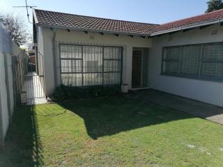 Stunning 50 Mowbray Stand alone House - 7