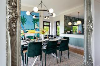 The Spinney - Spectacular views over the bay and close to beach with parking - 1