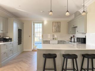 The Sovereign, Luxury Former Bank Spacious Apartment, Central, 3BR, EV parking, - 8