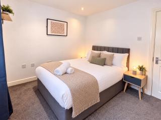Garden Flat by Bute Park - 2 Bedrooms, Sleeps 4 - 9