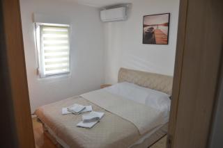 Hidden Oasis PeSa - Luxury Villa with Pool & Spa - 2