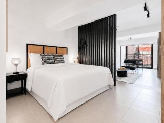 Quiet Spacious Studio - 2nd Floor Ideal for Families & Nomads - 5