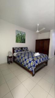 Queen Zee Garden Apartments - 5