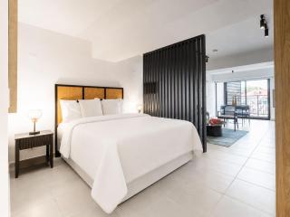 4th Floor Studio for Couples - Culture Meets Comfort - 6
