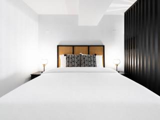 4th Floor Studio for Couples - Culture Meets Comfort - 2
