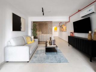 Premium 4th Floor Studio - Elevated Stay for Couples - 4