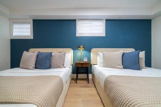 Elegant Trinity Bellwoods 1BR2BA Parkside Retreat - 9