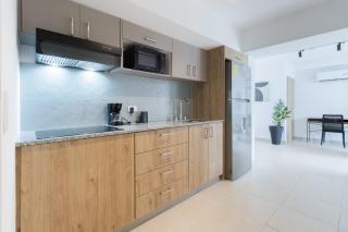 Spacious 4th Floor Studio - Quiet Side Perfect for Families - 6