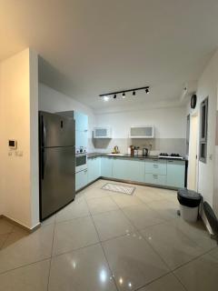 Family Sea View Escape | 3BR + Shelter Room - Aschdod - 5