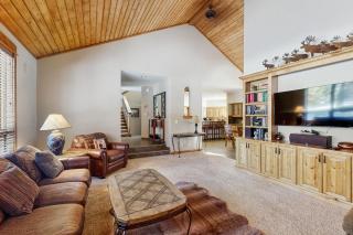 Spacious family friendly home gym in garage W&D WIFI - SHARC resort amenities - 4