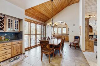 Spacious family friendly home gym in garage W&D WIFI - SHARC resort amenities - 1