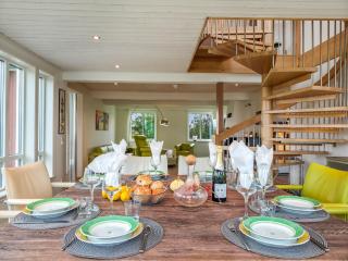 Large villa right by the sea with sauna & hot tub - 2
