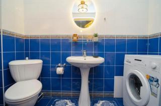Two-room apartment in the city center with parking - 1