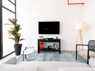 Signature Studio & Private Terrace - Honeymoon-Ready near Casco Viejo - 3